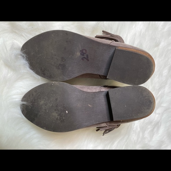 Gently used cowboy ankle booties with fringes - Picture 5 of 5